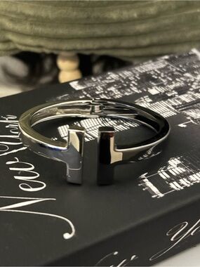 Elegant Silver-Tone Hinged Bangle Bracelet - Women's Jewelry